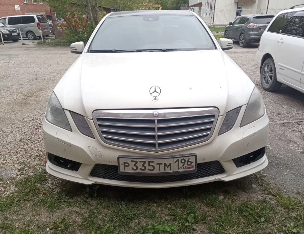 Mercedes-Benz Е200 2011